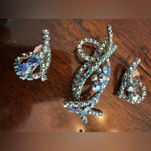 Vintage brooch and earrings